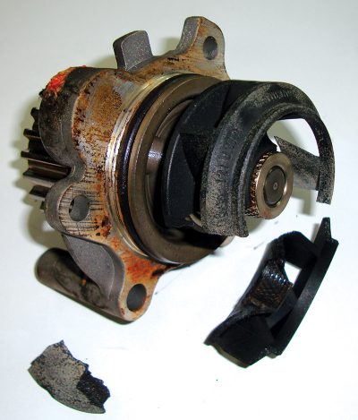 impeller-separated-from-water-pump-drive-shaft