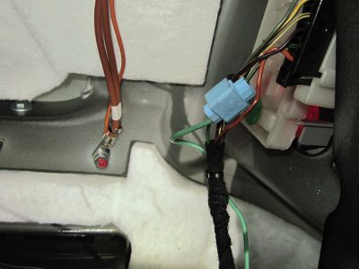 aftermarket-trailer-light-wire-spliced-into-Mercedes-Benz-factory-harness-causing-rear-light-faults