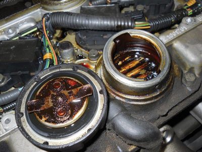 engine-oil-cap-build-up-infrequent-oil-changes