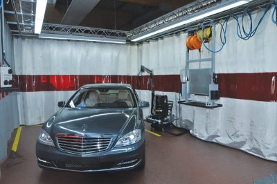Mercedes-Benz-Aluminum-Room-Curtain_CMYK