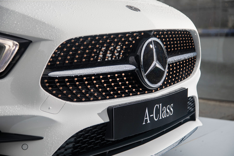 2019-MB_A-Class_front-end