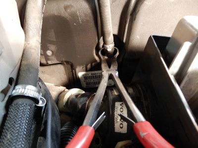 Use the correct pliers and pull out to remove hose.