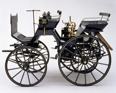 1886_Daimler_motorised_carriage-source