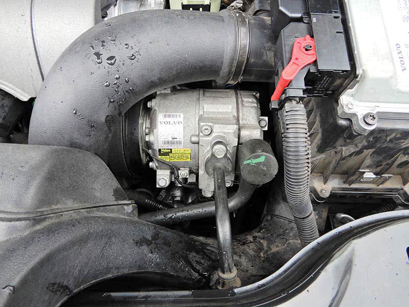 Air-Conditioning-compressor-that-needs-to-come-off